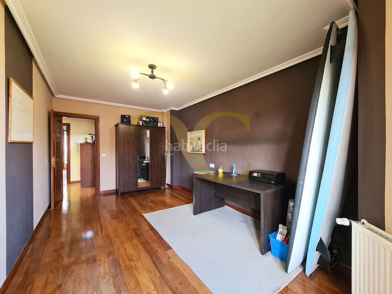 Foto f6b8a2bc-b3a2-4c34-abe6-9eb69a96bdec. Dúplex amb calefacció a El Carbayedo - El Quirinal Avilés