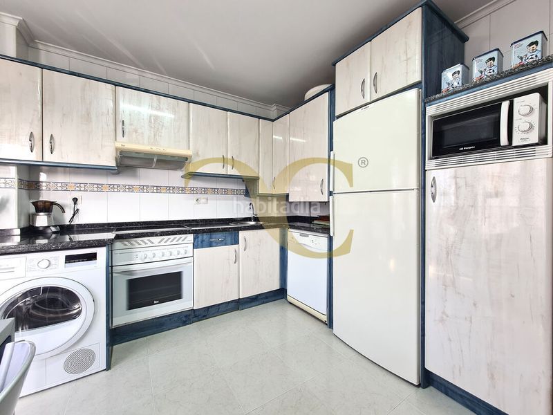 Foto ff2f9321-89f0-4331-b9b2-53f54aaa1e0a. Dúplex amb calefacció a El Carbayedo - El Quirinal Avilés