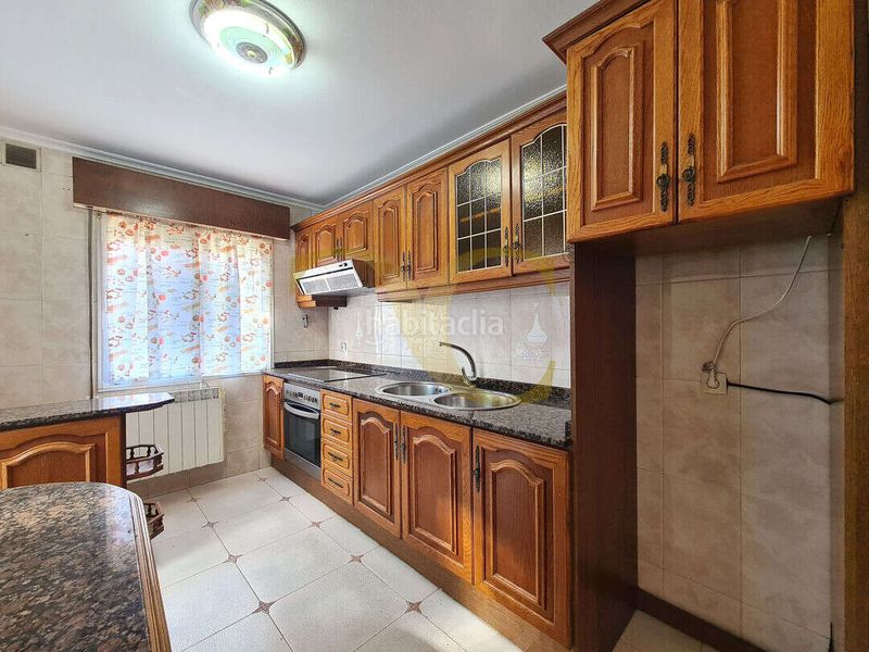 Foto 4b8a2b36-c467-468a-bb4e-e40c3bae5075. Pis amb calefacció a Pumarín Gijón