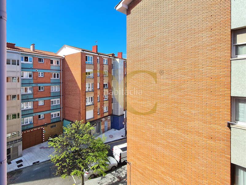 Foto e4c7cbc3-834e-4c20-b9ef-8246441a9064. Pis amb calefacció a Pumarín Gijón