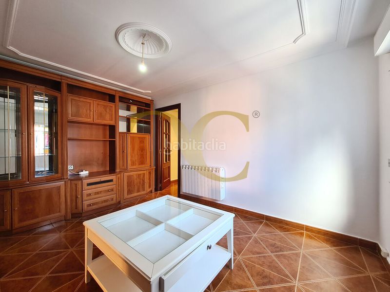 Foto f72826f7-0e5f-48fe-bd40-18a5d7c81bd3. Pis amb calefacció a Pumarín Gijón