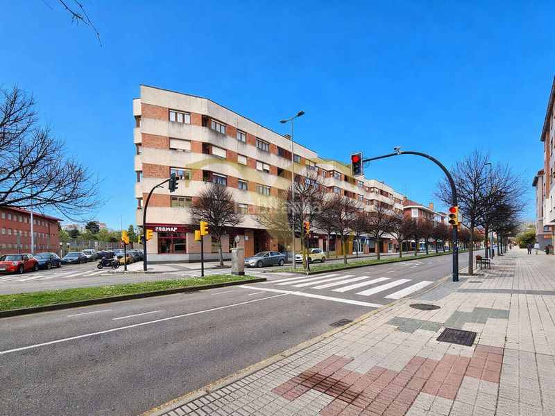 Foto f2c69044-d978-4402-bdbe-e86ae807b19f. Pis amb calefacció aparcament a El Natahoyo Gijón