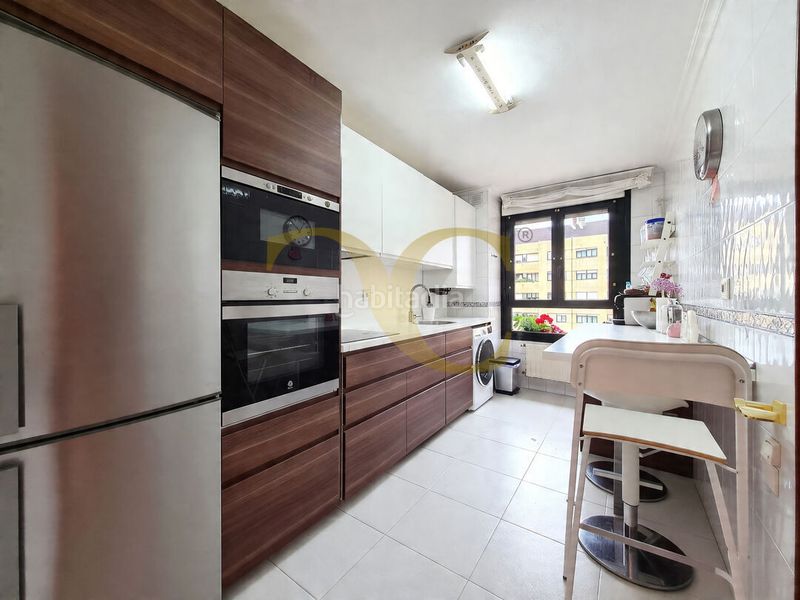 Foto 160502a6-56e6-43f5-a540-849fac2a23ff. Pis amb calefacció aparcament piscina a Viesques Gijón