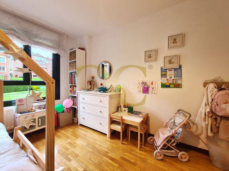 Foto 78860c9e-c57a-47c3-9ec8-22396f11cb2c. Pis amb calefacció aparcament piscina a Viesques Gijón