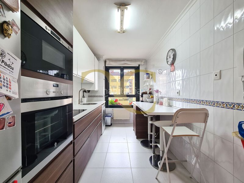 Foto b4530fa6-e1f0-448c-b26d-dff5a27ba0f4. Pis amb calefacció aparcament piscina a Viesques Gijón