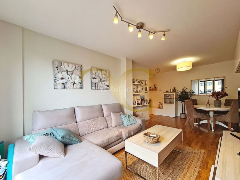 Foto d5d42fb8-6745-46c3-880e-bed24088e77b. Pis amb calefacció aparcament piscina a Viesques Gijón