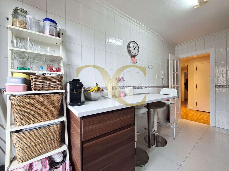 Foto f7a40398-495f-45c3-b81b-cb5f636a81af. Pis amb calefacció aparcament piscina a Viesques Gijón