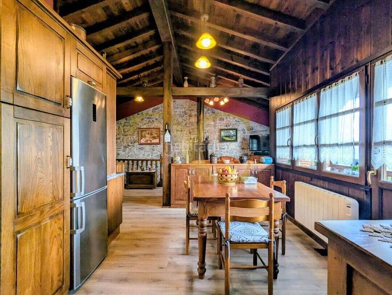 Foto 31c9a373-75c7-4d72-9e89-1039478cb52c. Casa amb calefacció aparcament a Cabranes