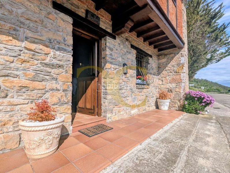 Foto 5b72acd8-3f3f-4b7b-bc1a-7618548a2c60. Casa amb calefacció aparcament a Cabranes