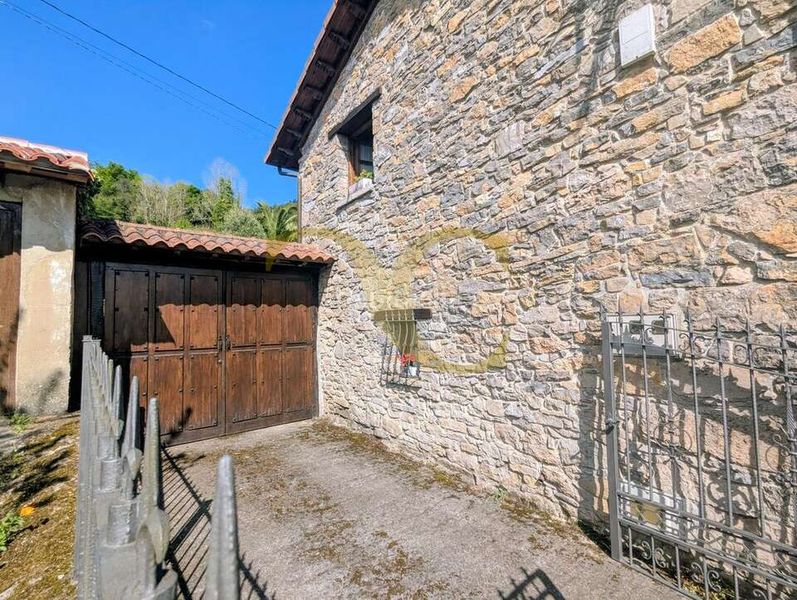 Foto 8be4900a-9cec-4379-9f7a-af03c9e3d227. Casa amb calefacció aparcament a Cabranes