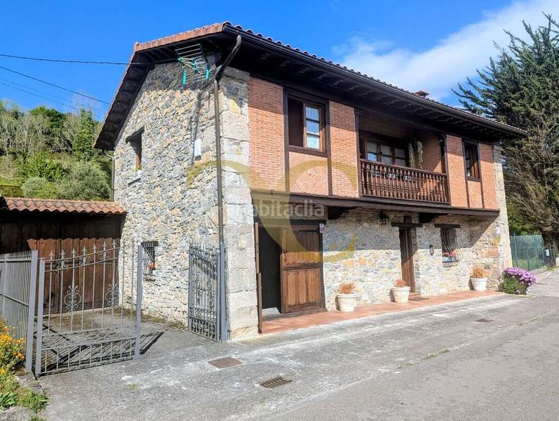 Foto 9b8f141f-80b2-43e4-9a5e-fb66b1873b6d. Casa amb calefacció aparcament a Cabranes