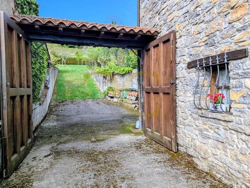 Foto ddc77c44-597d-453f-a196-fbadd853245b. Casa amb calefacció aparcament a Cabranes