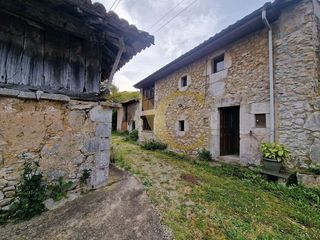 Casa  La pesa de pria. Bonita casa de piedra próxima a los bufones de pría.