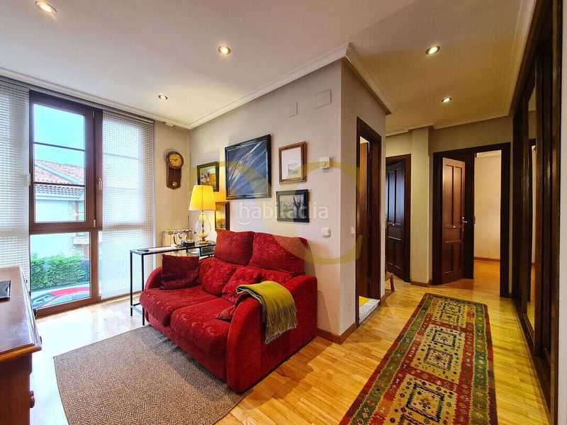 Foto b700bd1e-5e20-46f5-a60e-311f4c684ec4. Casa amb calefacció aparcament piscina a Noreña