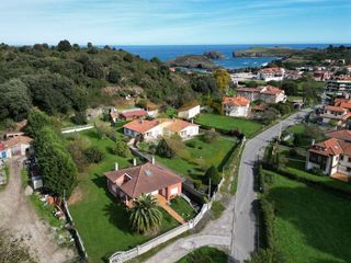 Xalet a Posada-Barro. Exclusivo chalet independiente en la playa de barro.