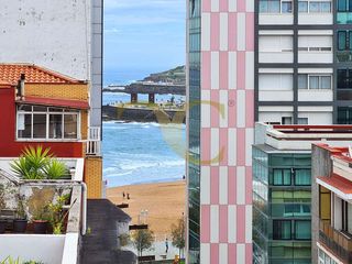 Appartement  Calle canga argüelles. Exclusiva magnífico piso con terraza y vistas al mar.