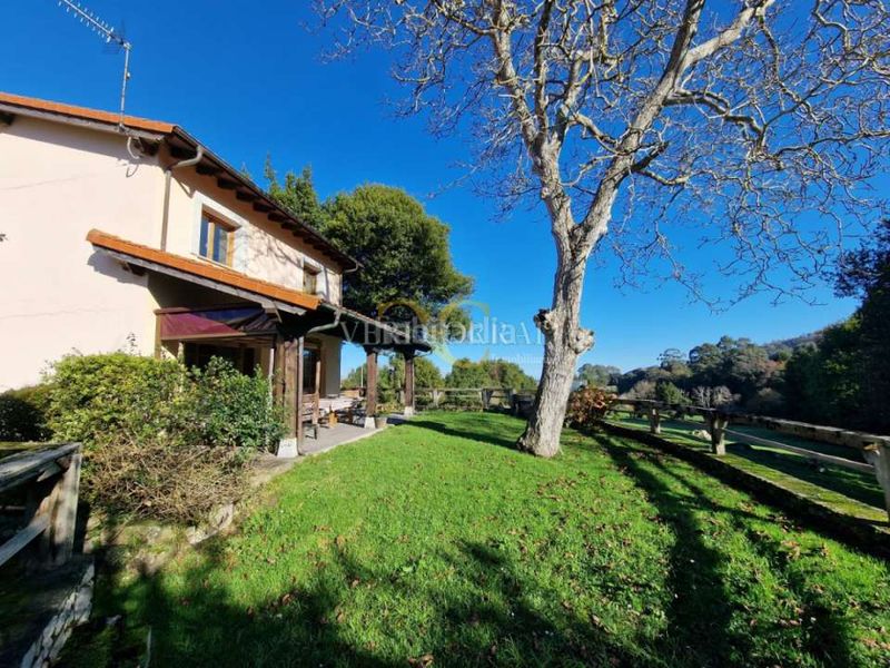 Foto aaf2bdae-f4e8-495b-8d8a-de749426f6a7. Casa amb calefacció aparcament a Pría-Nueva-Hontoria-Naves Llanes