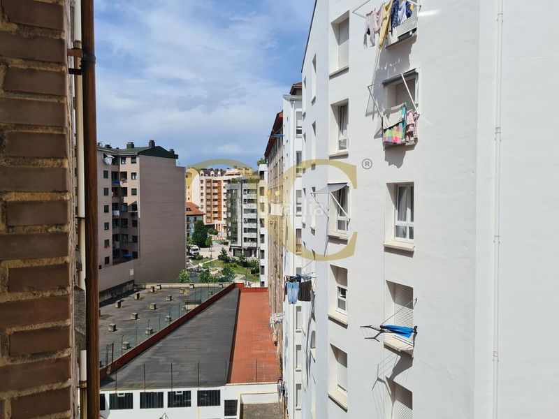 Foto 2eaeaca7-bd47-43bd-a04b-43ea11064809. Pis amb calefacció aparcament a El Postigo Oviedo