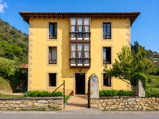Haus  Narganes. Casa de indianos con preciosas vistas a 4 kilómetros de panes.