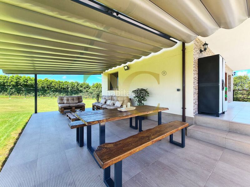 Foto 5a073576-62e8-4030-8a04-be60f1ced3dc. Casa amb calefacció aparcament piscina a Roces Gijón