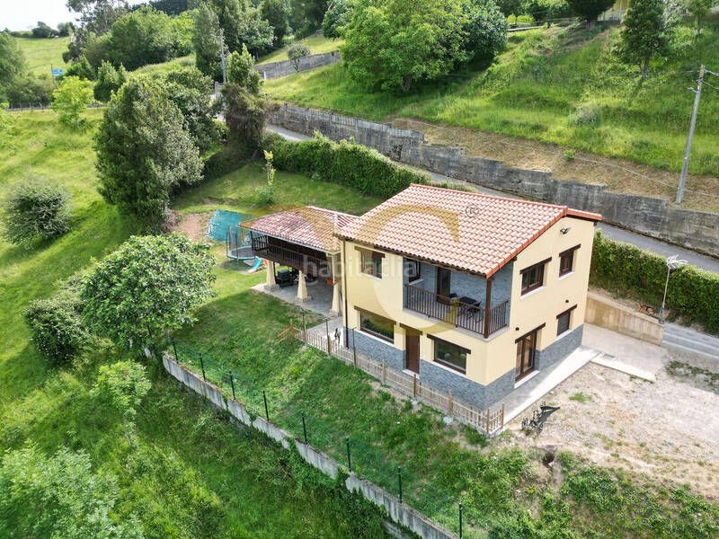 Foto efc39e14-d065-4f2a-820e-8ab7116d5de3. Casa amb calefacció a Leorio Gijón