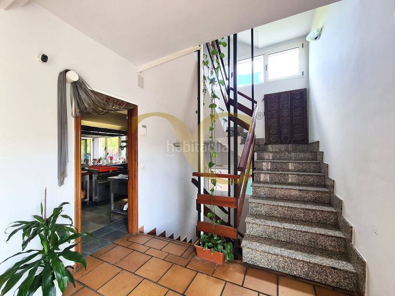 Foto 70a43a59-e7d6-4d3d-91d7-3655c30d8a5d. Edifici a Candamo