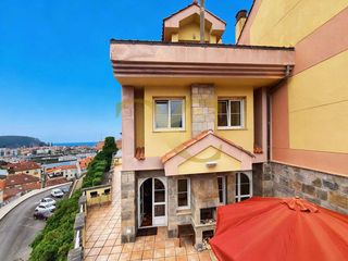 Maison jumelée  Calle maestro valeriano díaz saraste. Chalet adosado con ubicación privilegiada y las mejores vistas e