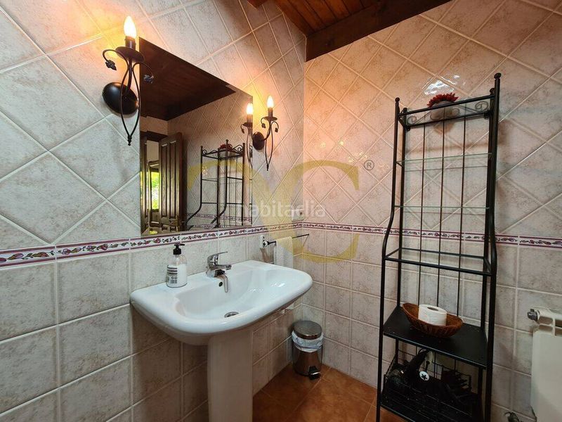 Foto 5a53b39e-ddf4-4a7d-8faf-a8e0fbe53053. Edificio in Peñamellera Alta