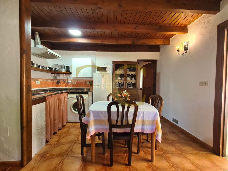 Foto 74bd6830-5a30-4089-833e-755268c6f399. Edificio in Peñamellera Alta