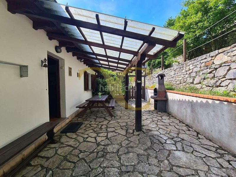 Foto c4dd84ab-9a63-4980-ab15-f8483e65e9fa. Edificio in Peñamellera Alta