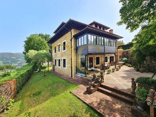 Casa  Vicente vallina garcía. Propiedad única a un paseo del centro de oviedo.