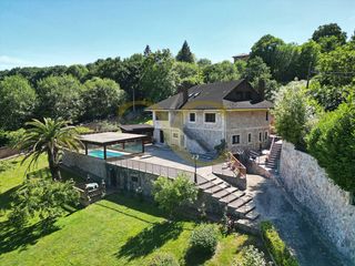 Xalet  Santa marina de piedramuelle. Chalet aislado con piscina a 7 minutos de oviedo.