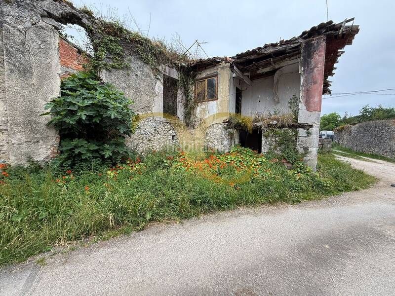 Foto f2b5197c-fb3b-4ca8-87bb-65b55b345df1. Casa a Celorio-Poó-Parres Llanes