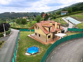 Xalet  Camín de los pozos de la arena. Exclusiva precioso chalet unifamiliar en deva.