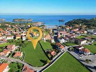 Wohngrundstück  Celoriu. Terreno edificable, para dos viviendas a 200 metros de la playa