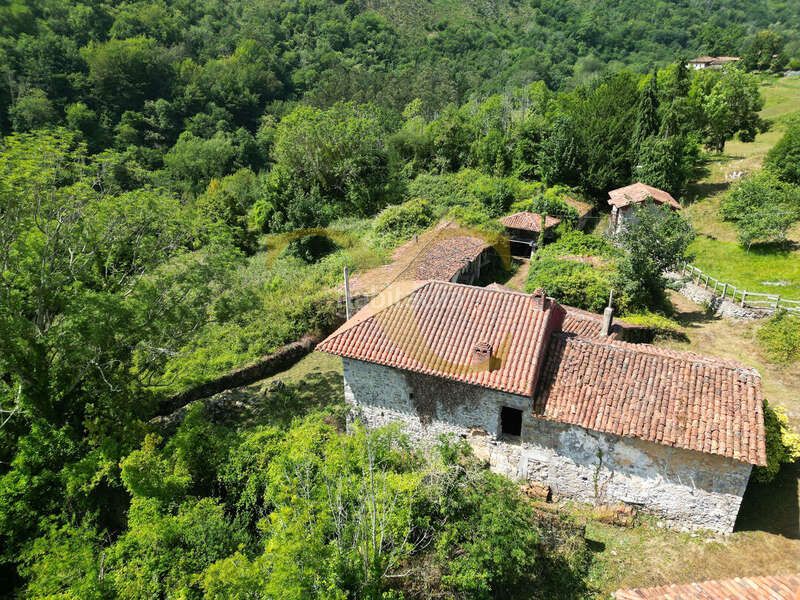 Foto 314be8c6-ced6-4952-9d6e-8e89ce23deb7. Casa a Parres