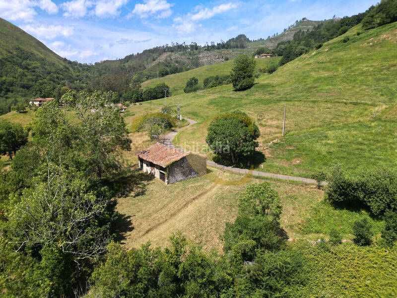 Foto e824705b-8334-4de9-a83a-ee8188137dd6. Casa a Parres