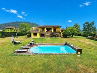 Xalet  Lugar bisueña. Exclusiva propiedad con 6.000 m de finca en caces, las caldas.