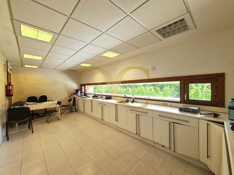 Foto 1191a70d-6354-4683-bd4a-9fe54926fdfc. Edificio activo único propiedad singular . en Cangas del Narcea