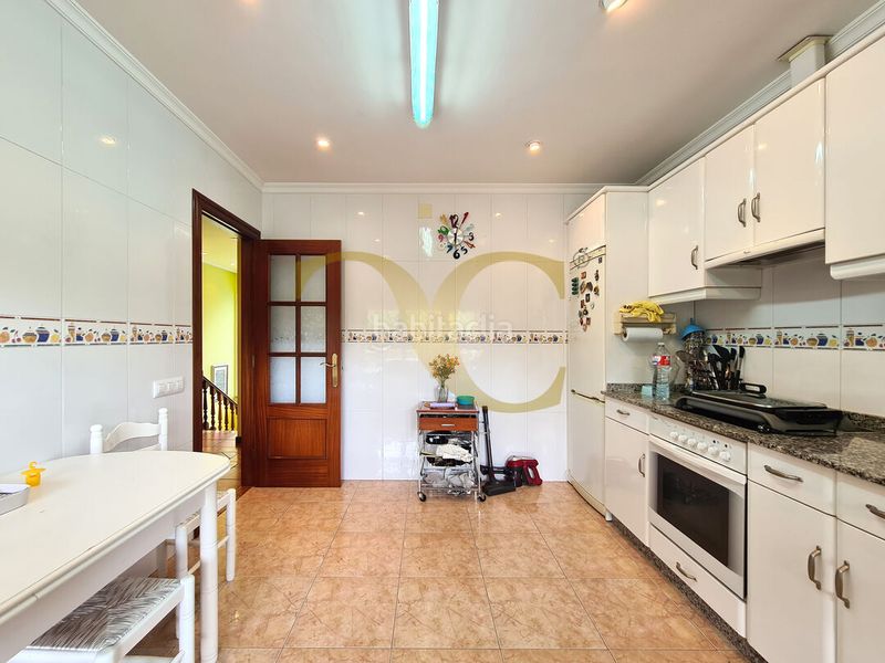 Foto a278a827-fed2-45ad-9426-92fd7ede0838. Casa amb calefacció aparcament a Cenero Gijón