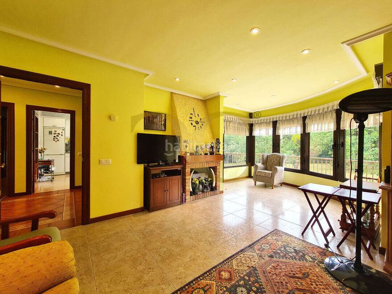 Foto aec06d0a-d67c-43fc-8e3e-ae87bde79b77. Casa amb calefacció aparcament a Cenero Gijón