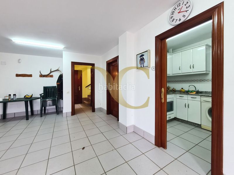 Foto b27dedcb-6a1f-4a37-b48f-88229835f679. Casa amb calefacció aparcament a Cenero Gijón