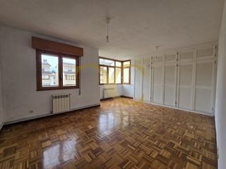Pis a Ribadedeva. Piso de tres dormitorios en colombres.
