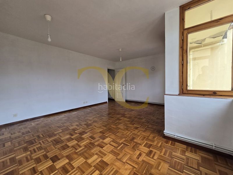 Foto 93e3aa8e-4905-45c5-a8ed-af49e3c25214. Pis amb calefacció aparcament a Ribadedeva