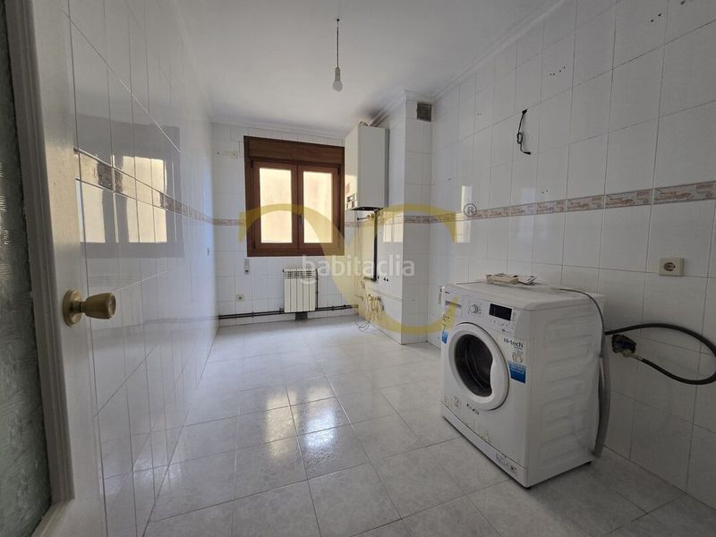 Foto a60cb78e-6d72-4b1e-bb7c-2d7253bd7a85. Pis amb calefacció aparcament a Ribadedeva