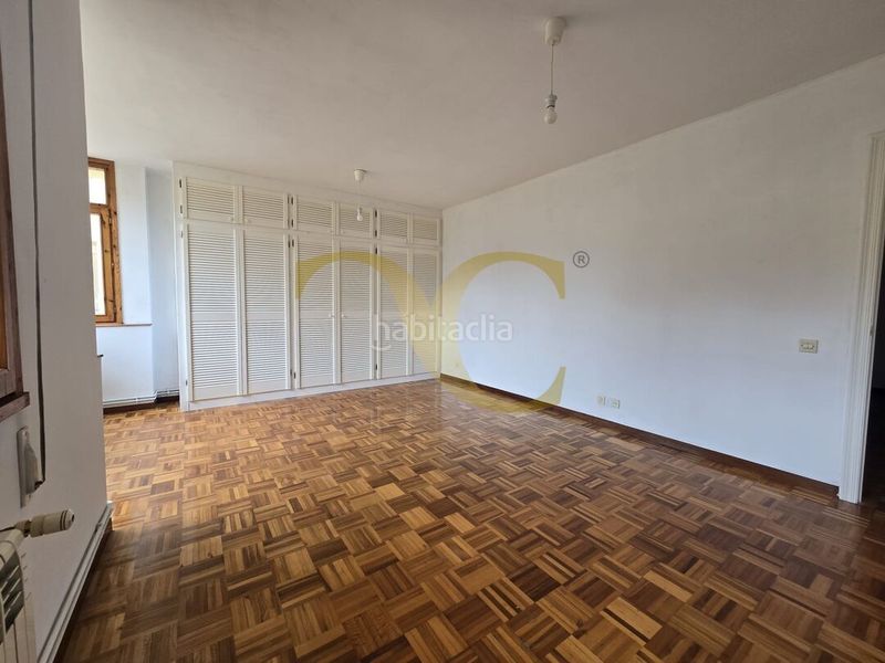 Foto f9fa41a3-ffc4-46d0-8cfe-c139a250d211. Pis amb calefacció aparcament a Ribadedeva