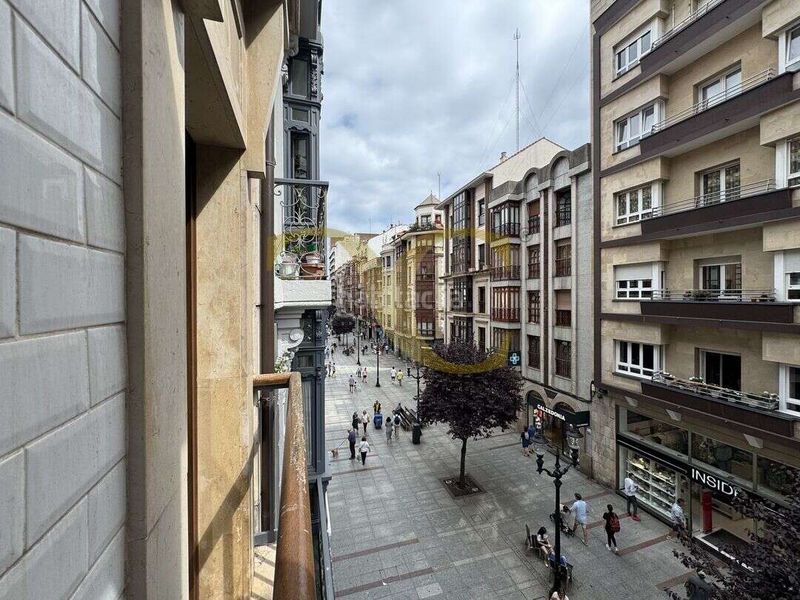 Foto 1d51e940-b326-46e9-a43e-7f7ea5808121. Alquiler piso precioso estudio en alquiler en plena calle corrida en Gijón