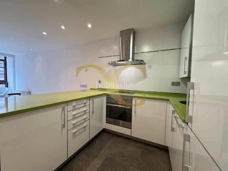 Foto 273f2d35-f264-4418-9ce6-17f432dab9db. Alquiler piso precioso estudio en alquiler en plena calle corrida en Gijón
