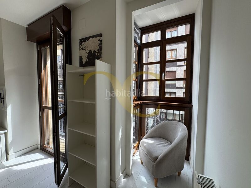 Foto 473cd46d-07af-4b7e-9e8b-2c159234b5ca. Alquiler piso precioso estudio en alquiler en plena calle corrida en Gijón