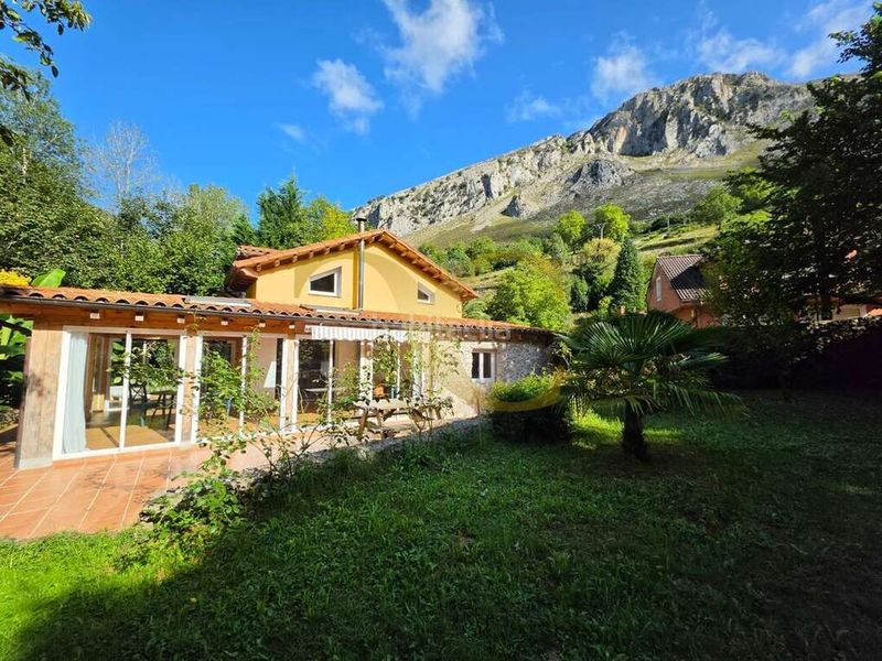 Foto 5f3d0ddb-f2c3-4a8a-8dbd-3ba85ea32c98. Casa amb calefacció aparcament a Vibaña-Ardisana-Caldueño Llanes